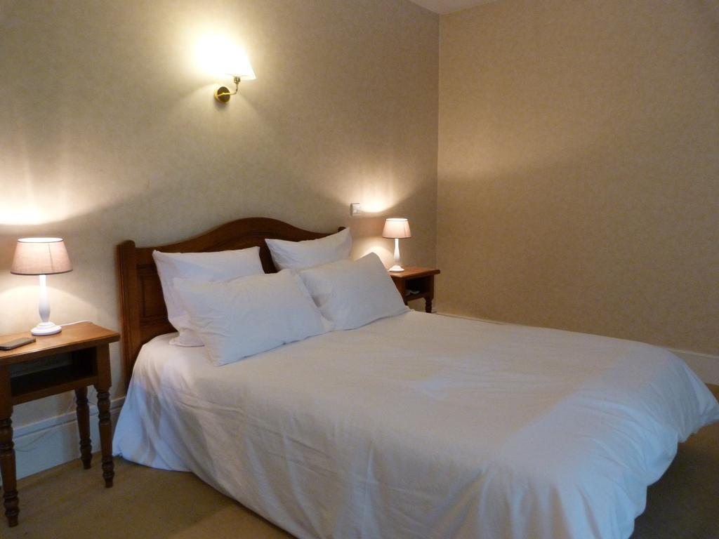 Logis Hotel Restaurant La Tour de Ciron Carmaux Chambre photo