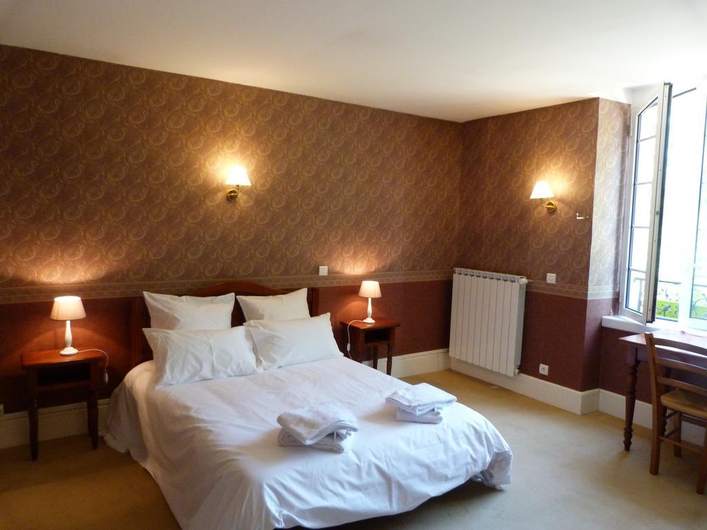 Logis Hotel Restaurant La Tour de Ciron Carmaux Chambre photo