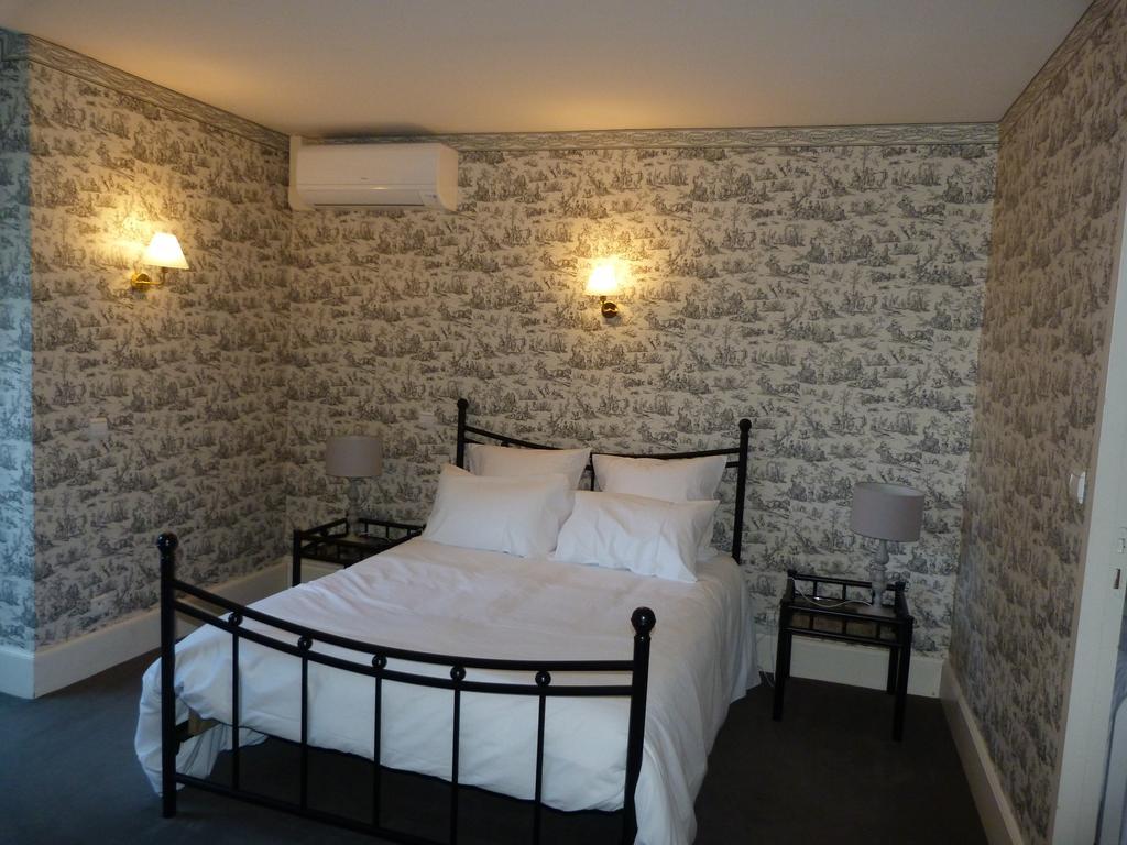 Logis Hotel Restaurant La Tour de Ciron Carmaux Chambre photo