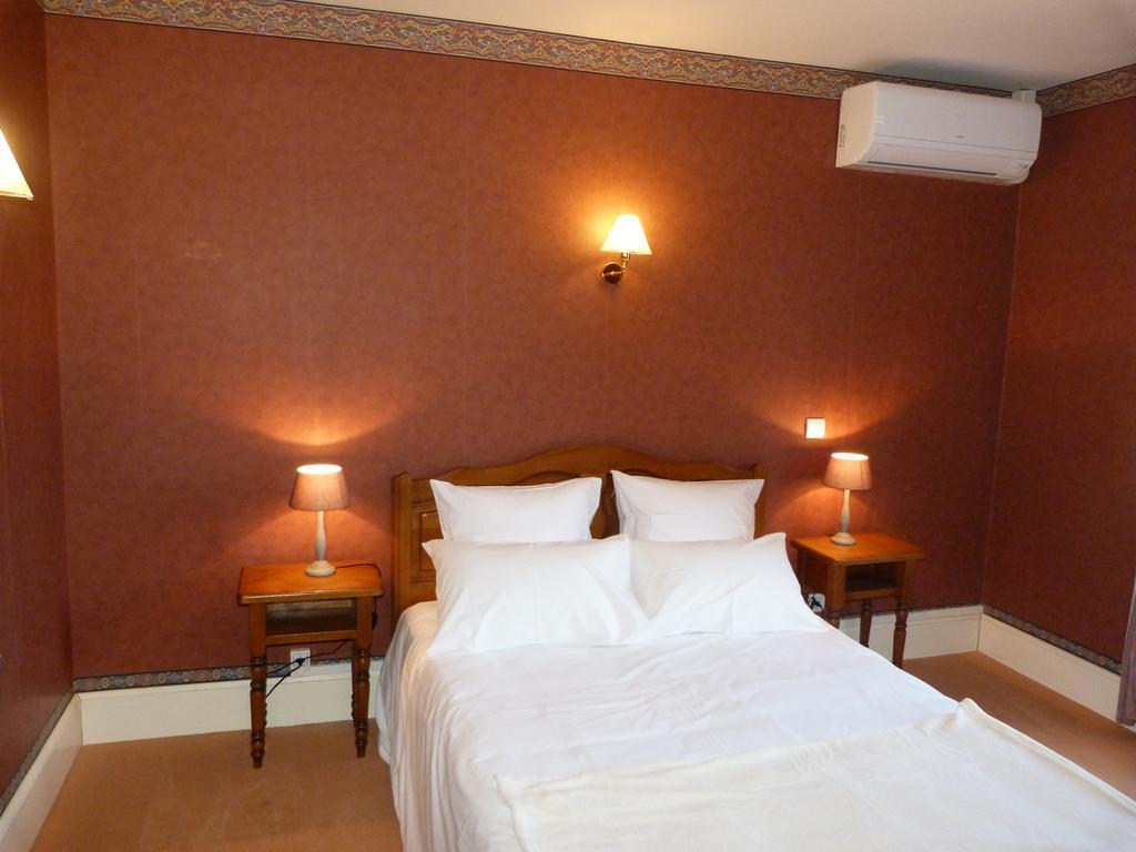 Logis Hotel Restaurant La Tour de Ciron Carmaux Chambre photo